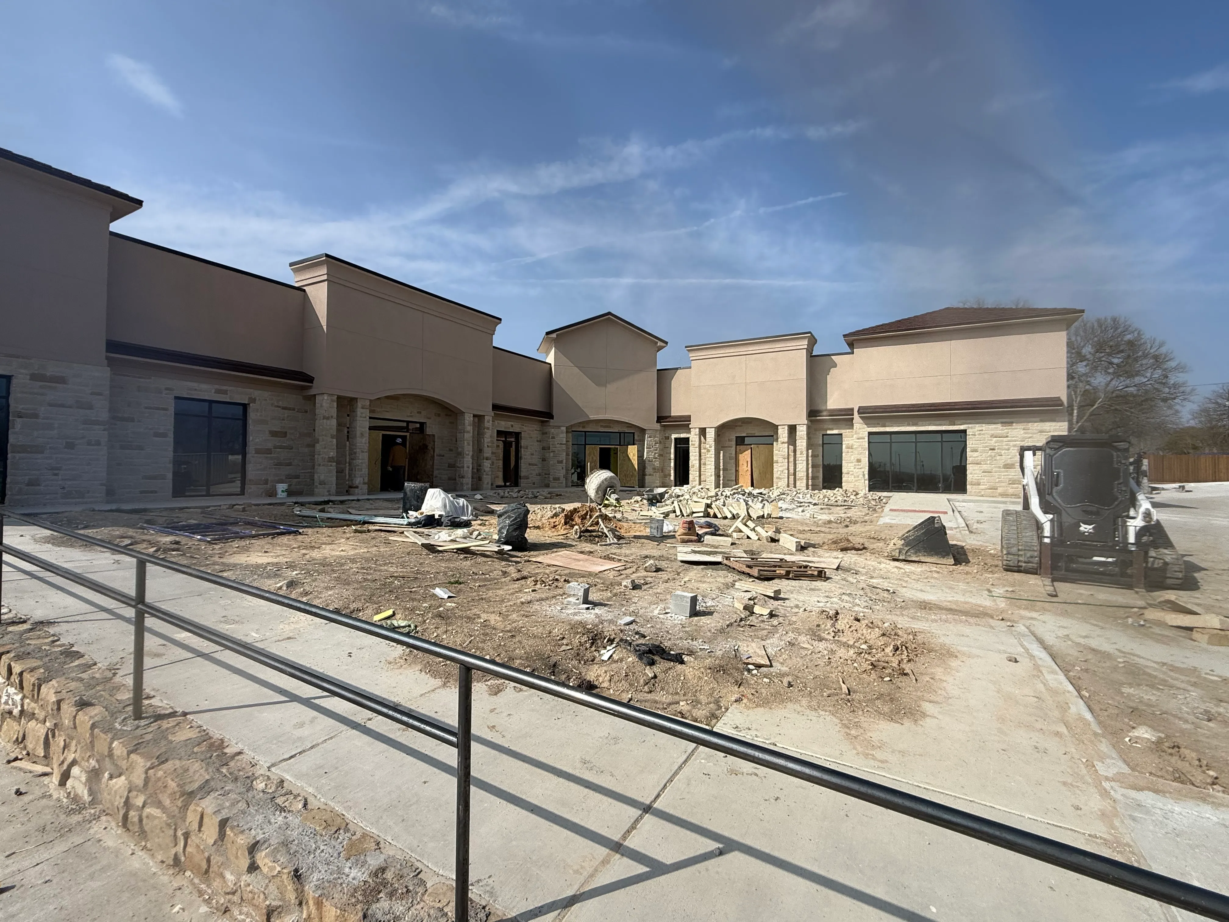 Hudson Oaks Shopping Center — 4,300 SF Commercial Turf with a 3-Hole Putting Green — before
