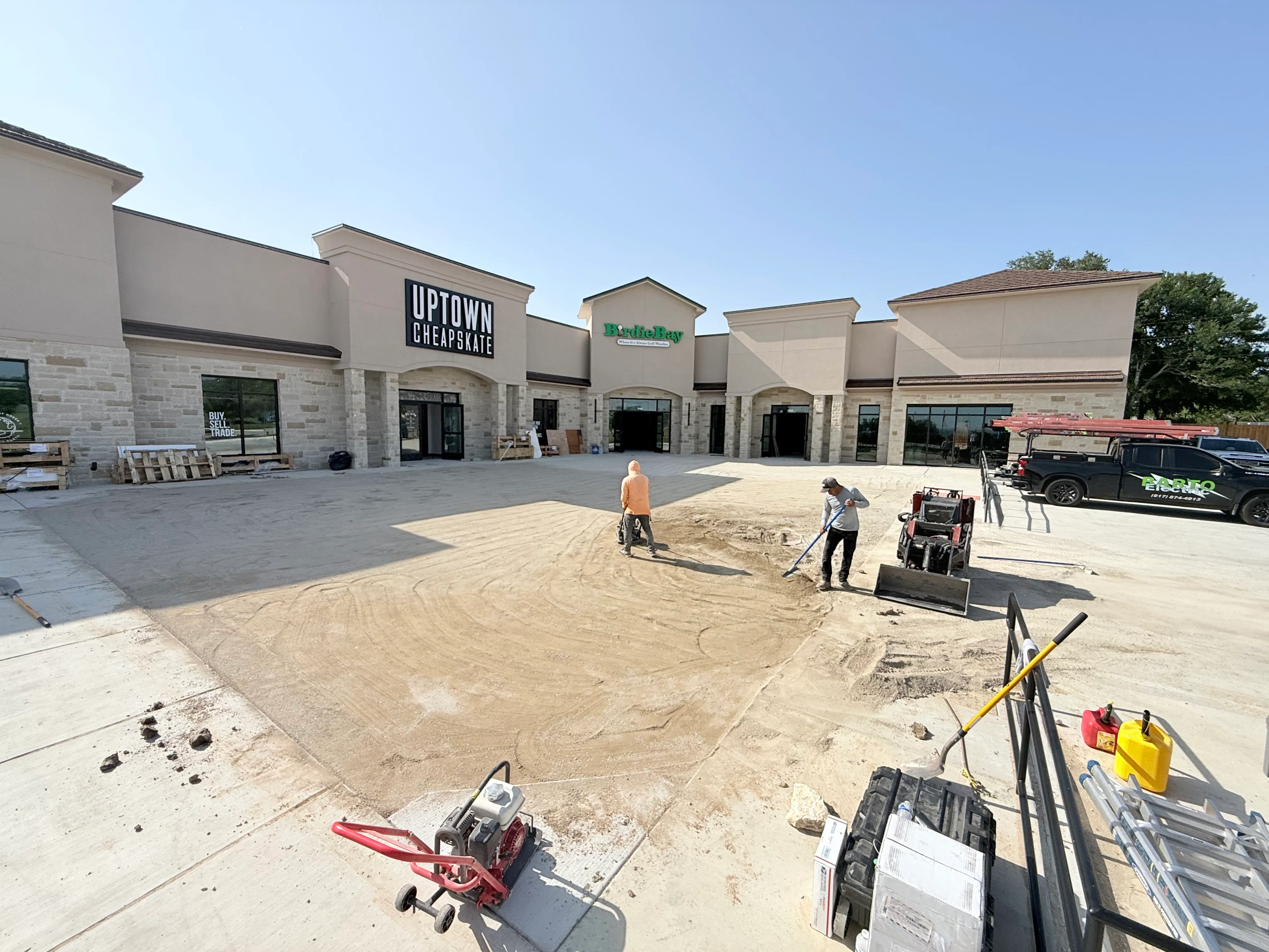 Construction 1 — Hudson Oaks Shopping Center — 4,300 SF Commercial Turf with a 3-Hole Putting Green